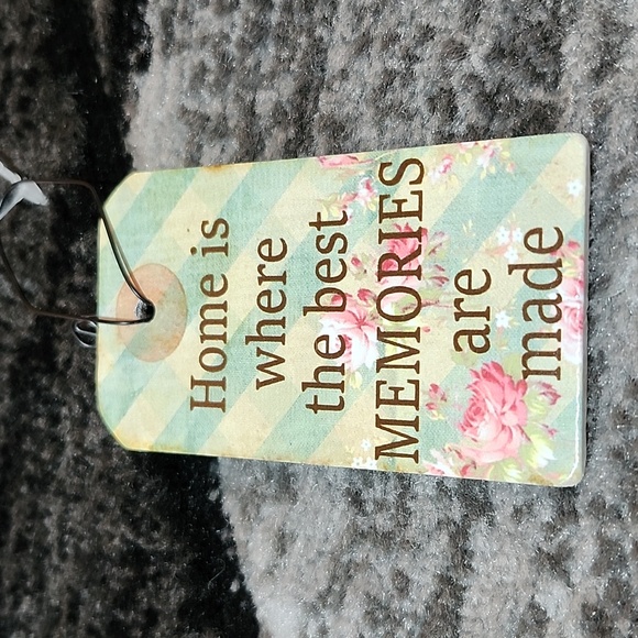 VINTAGE HANNAS HANDIWORKS HOME KEEPSAKE ORNAMENTS 2 PC BUNDLE - Picture 3 of 10